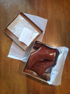 Huma Blanco Harlow Boot in Cinnamon Crinkle Patent